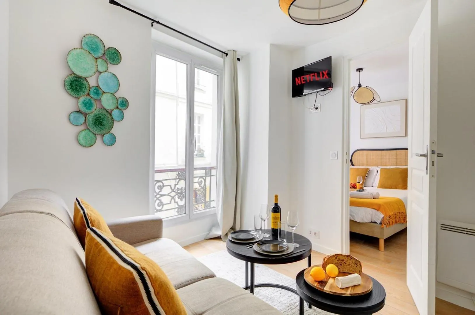 Suite Eastern Appartement Au Coeur Du Marais contacts