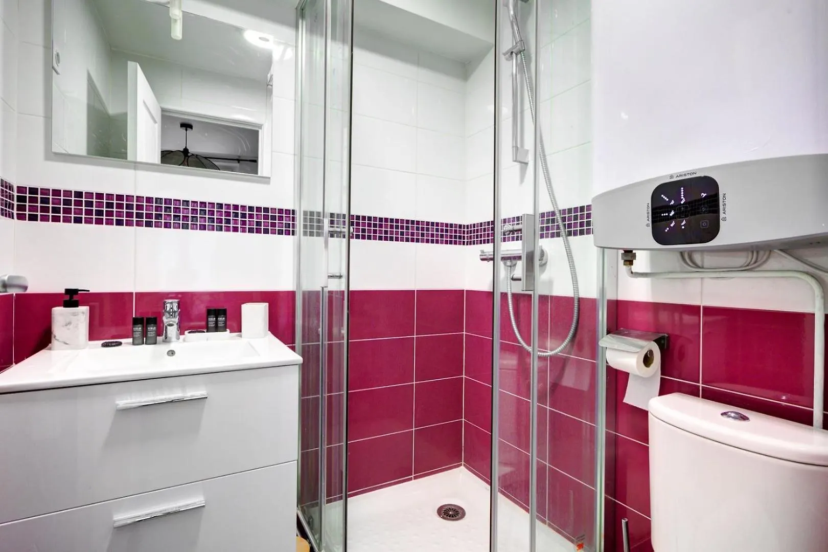 Suite Eastern Appartement Au Coeur Du Marais Paris 0*,  France